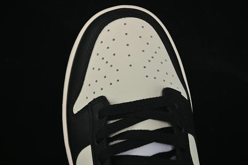 All Categories Nk SB Dunk Series Nk SB Dunk Low Low-top sneakers Nike SB Dunk Low White, black and blue color Low-top casual sneakers DD1391-100